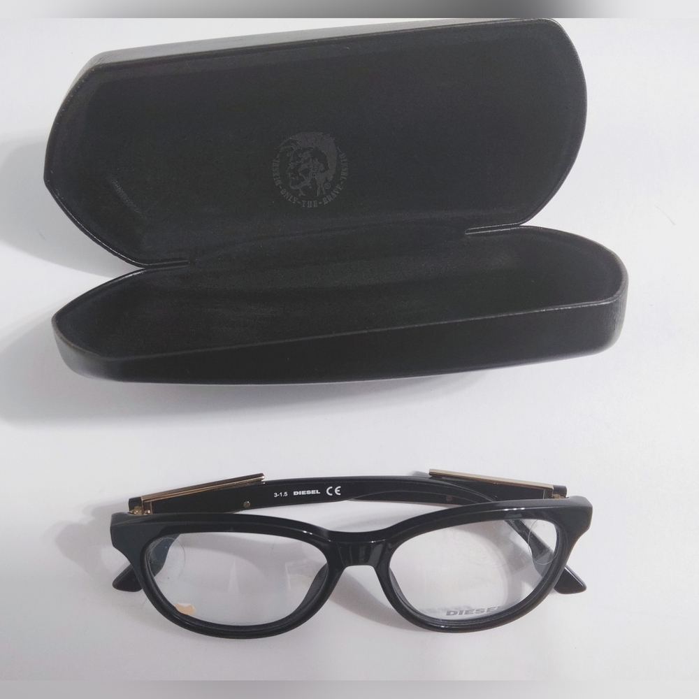New. Unisex Diesel Italian Designed Classic Black Eyewear With a Case 52-16 145.